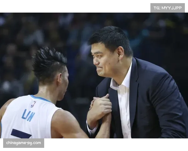 “特写:在更衣室与训练场之间——黄蜂主帅克利福德如何应对执教生涯最艰难一季”